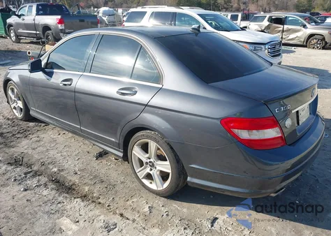 2011 Mercedes-Benz C 300 Sport 4Matic z USA, uszkodzony, nr VIN WDDGF8BB3BR155494